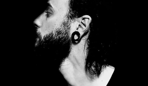 El Madrileño Isgang debuta en SIntetics con “Puntos Distintos”